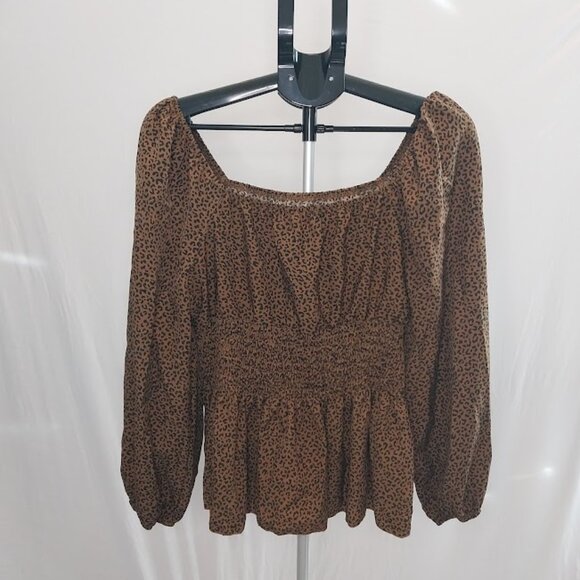 Leopard Print Lantern Sleeve Blouse - Picture 6 of 6